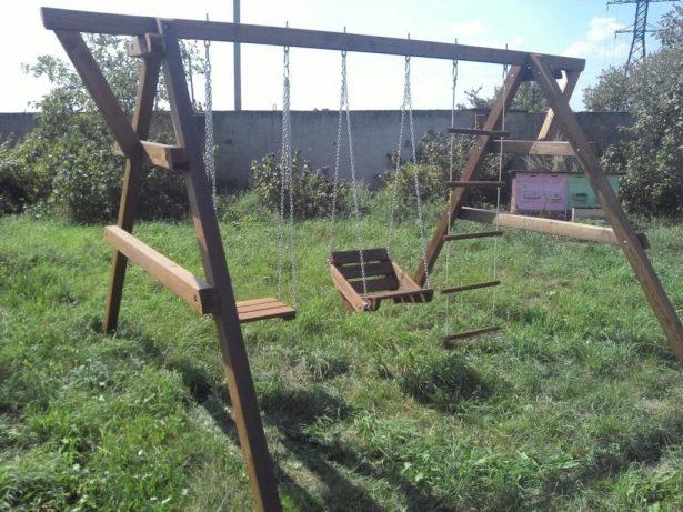 Готовые изделия из дерева: Качели садовые